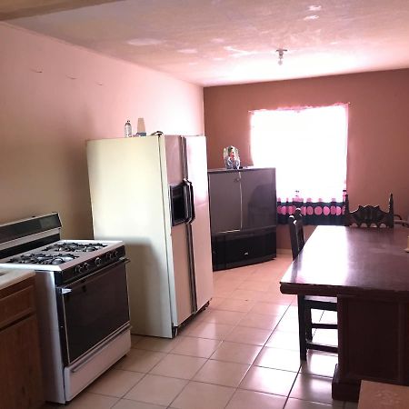 Blanquita Guesthouse Manuel F. Martinez Екстер'єр фото