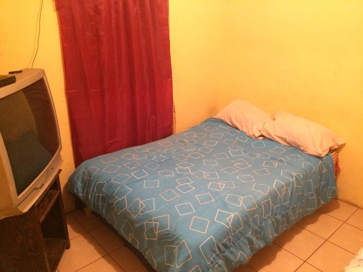 Blanquita Guesthouse Manuel F. Martinez Екстер'єр фото